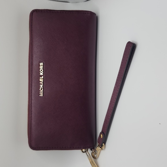Michael Kors Large Continental Wallet Wristlet Leather, Bordeaux color Like New - Picture 11 of 11